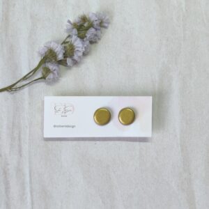 Pendientes circulares pequeños en 3D en color dorado